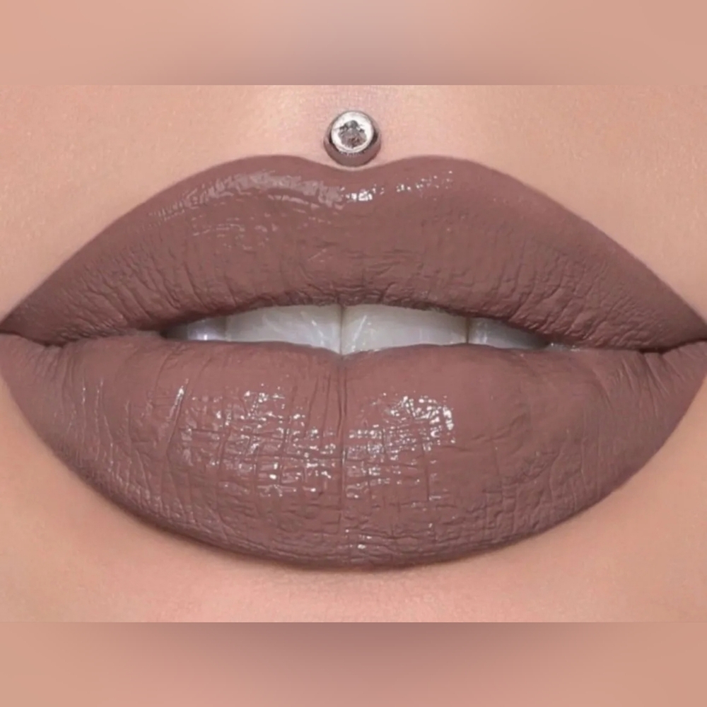 💜 Tea Bag- supreme lip gloss - Jeffree Star